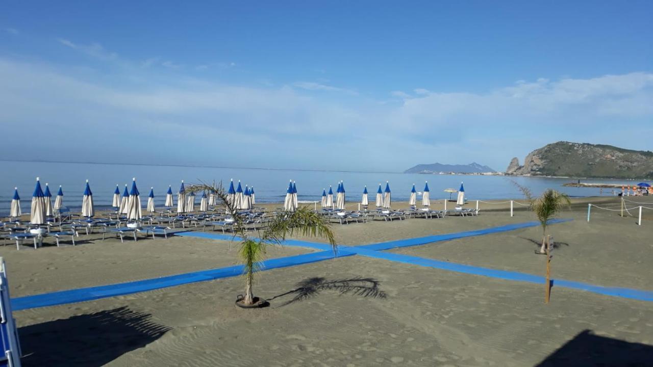 Il Pomodoro House Lejlighed Lido Di Fondi Eksteriør billede